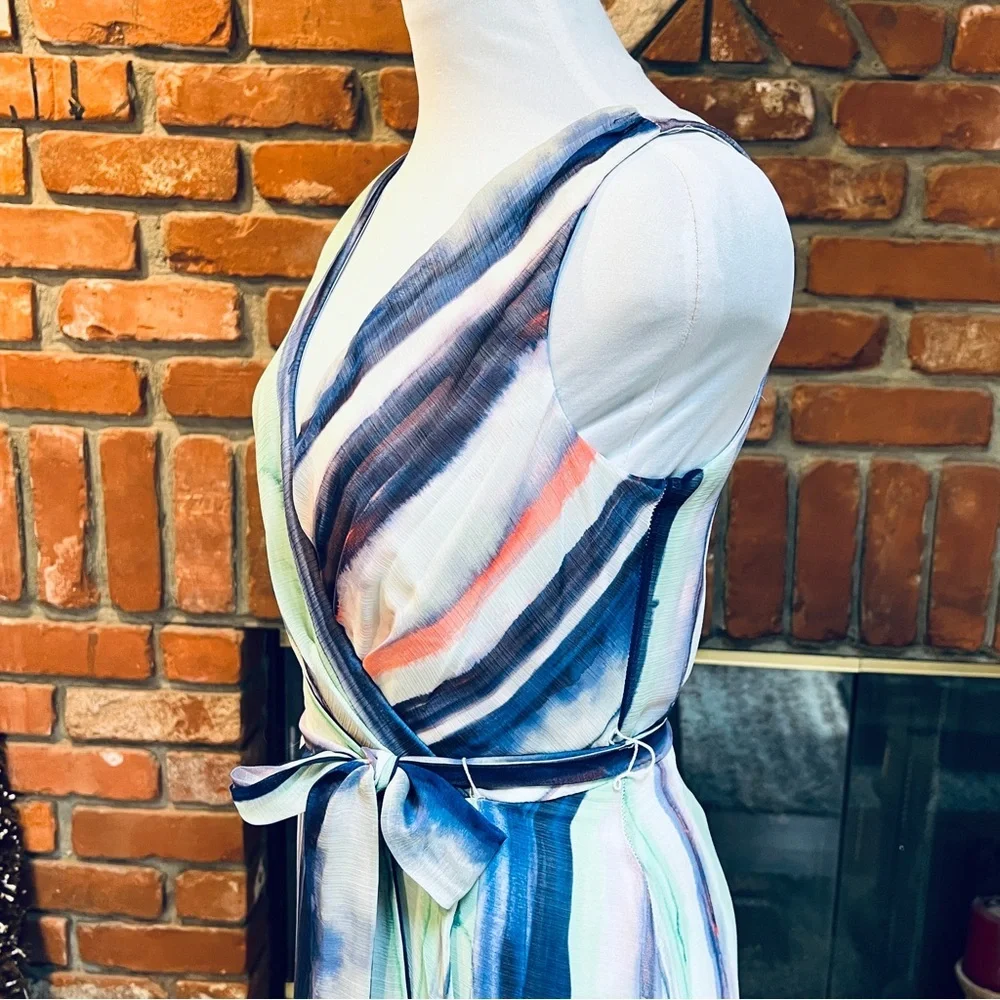 Beautiful multicolored DKNY size 4 summer asymmetrical dress
